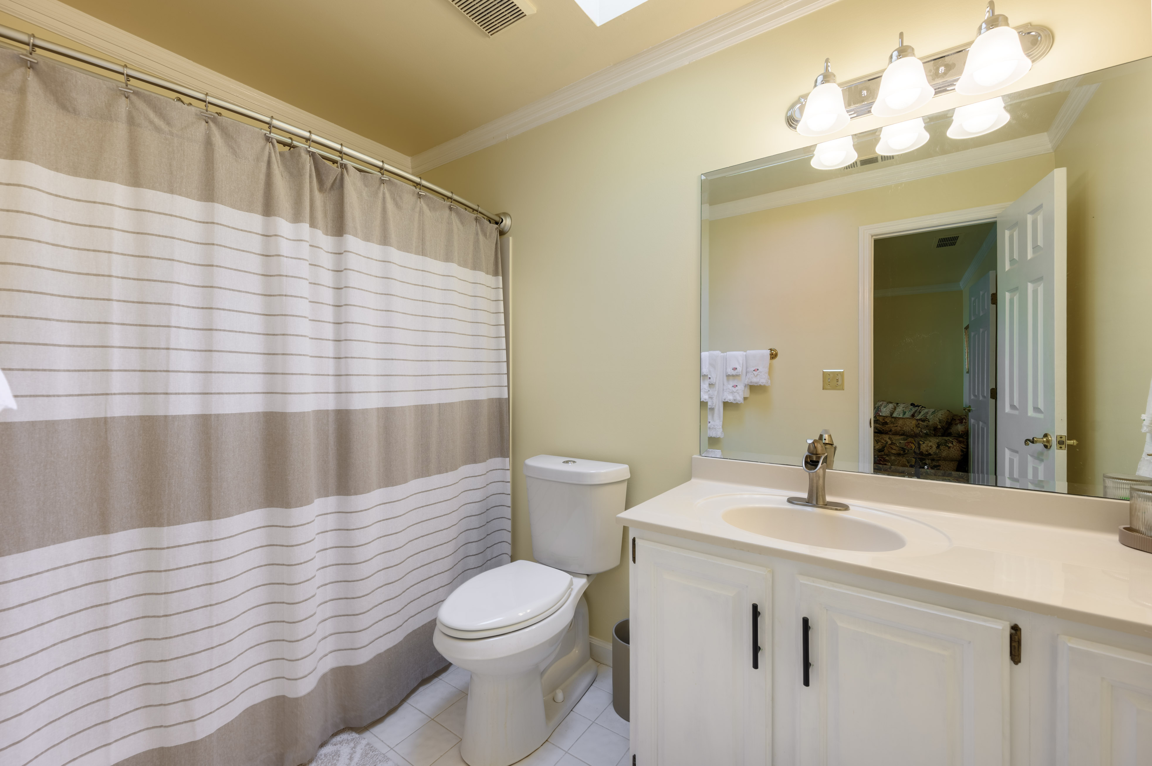 1031 Crackers Neck Road image 24